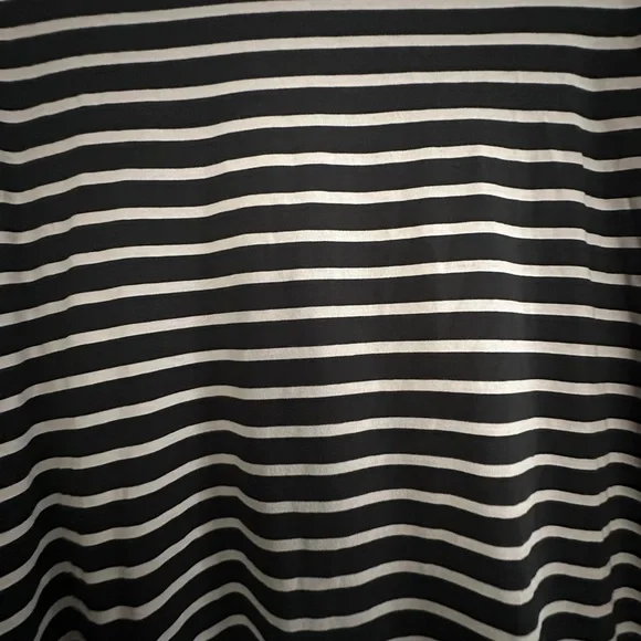 Lululemon Black and White Striped Women's Top - Picture 2 of 4